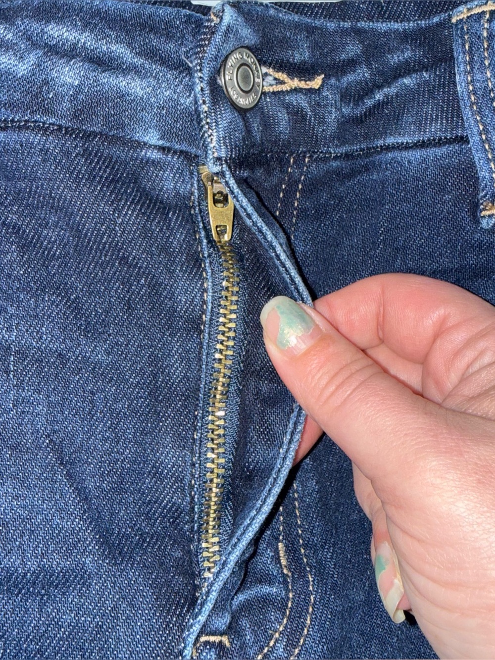 Flying Monkey Mid Rise Flare Stretch Jeans Adorable color dark indigo stretch 32 - Picture 10 of 13